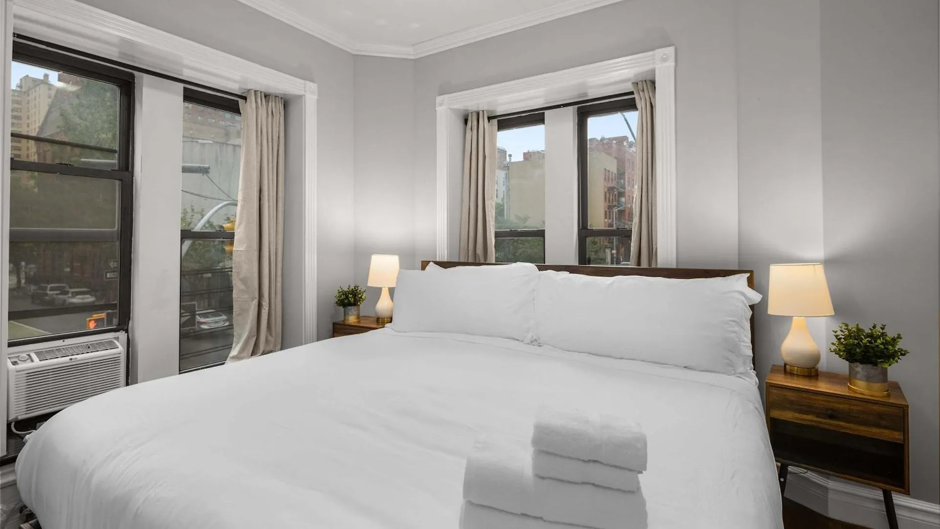 Sleek Lower East Side Retreat New York USA